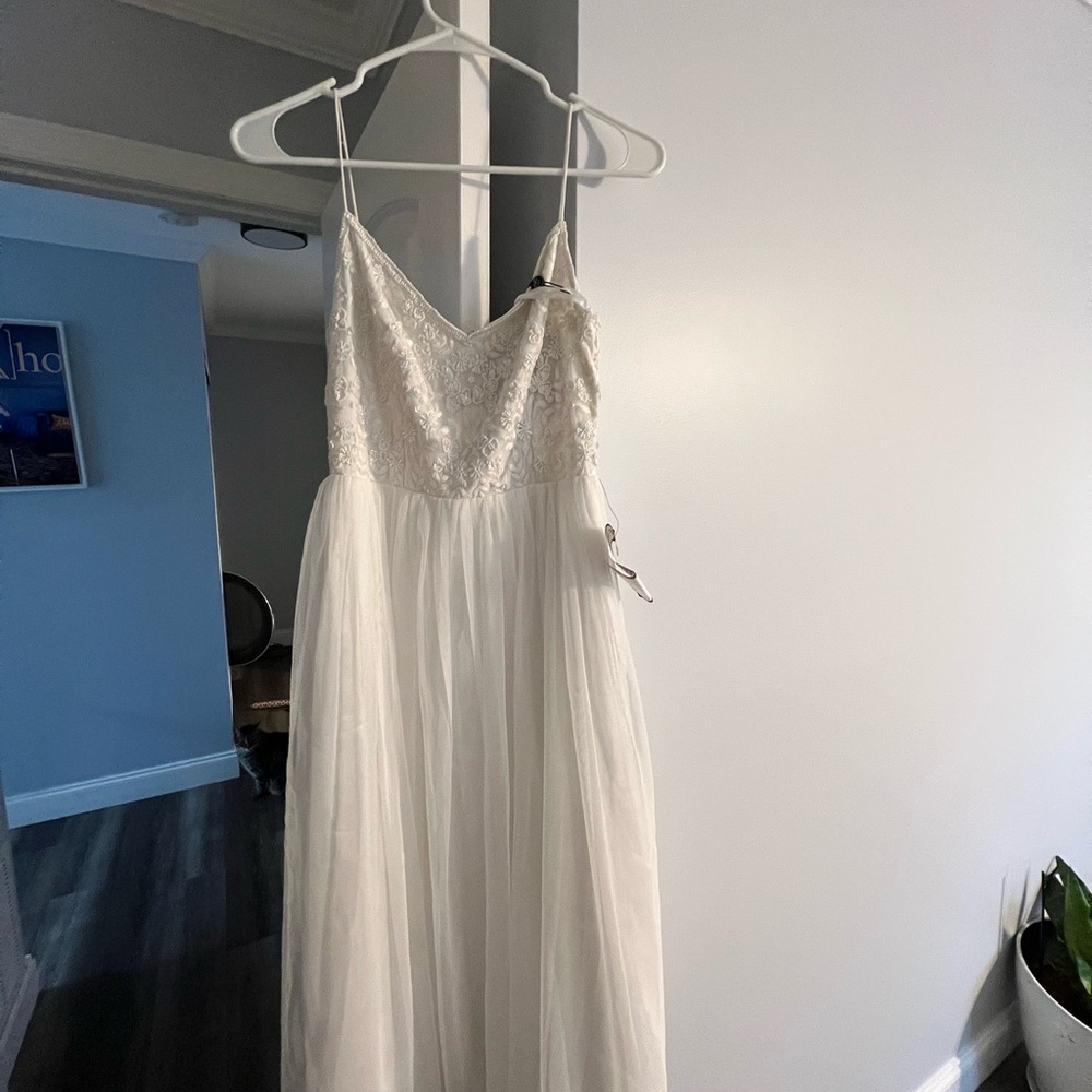 Macy's White Gown Sleeveless Spaghetti Strap Bridal Dress